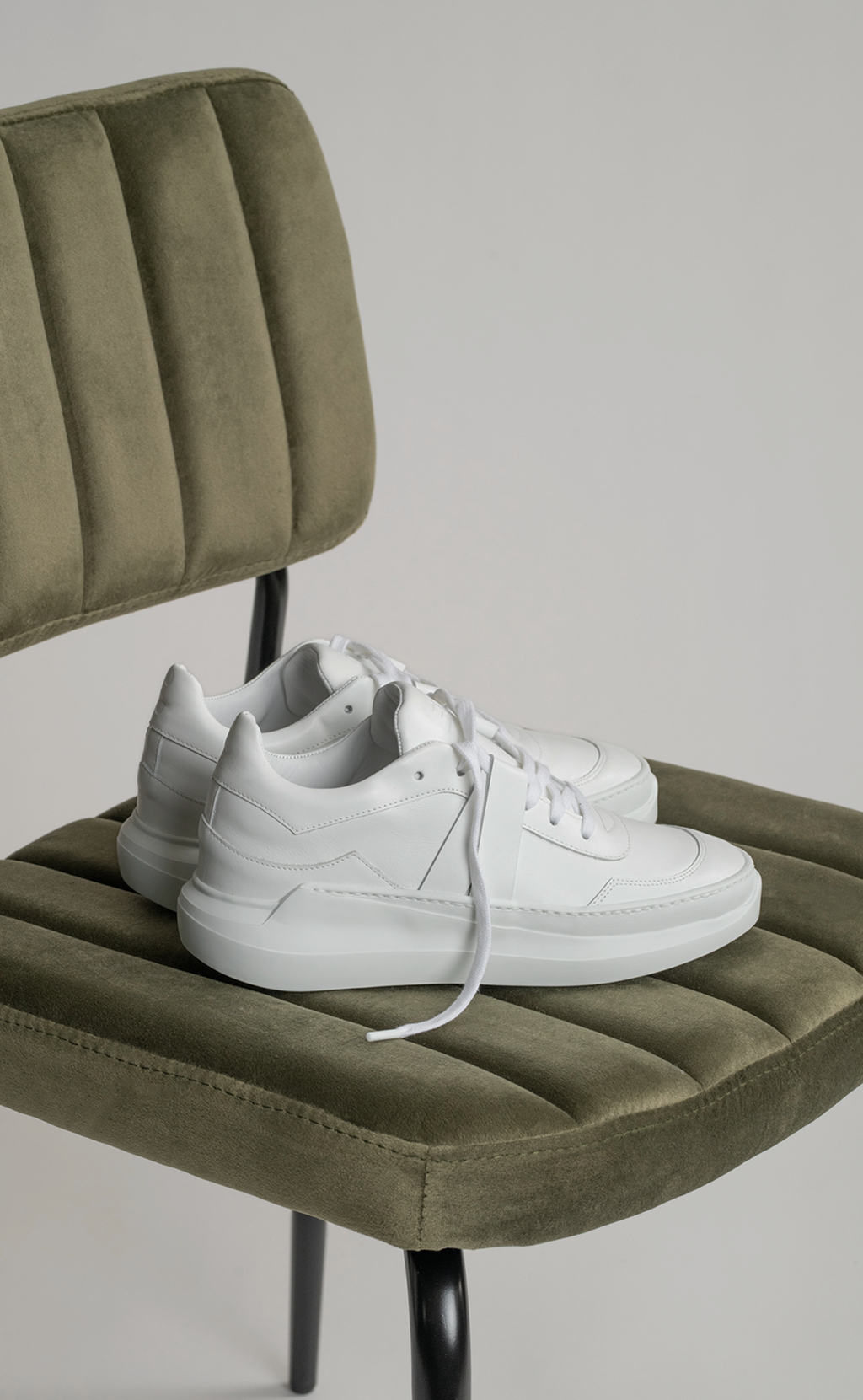 EVI G0 Women’s Collection – handcrafted white or black leather sneakers Made in France, clean feminine design with timeless lines