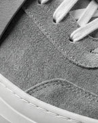 EVI G025 Gris Ardoise – sneaker de luxe en cuir velours gris Made in France, ton sur ton - Focus matières