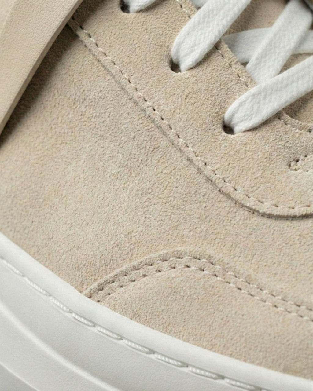 EVI G025 Beige Dune – sneaker de luxe en cuir velours beige Made in France, ton sur ton - Focus matières