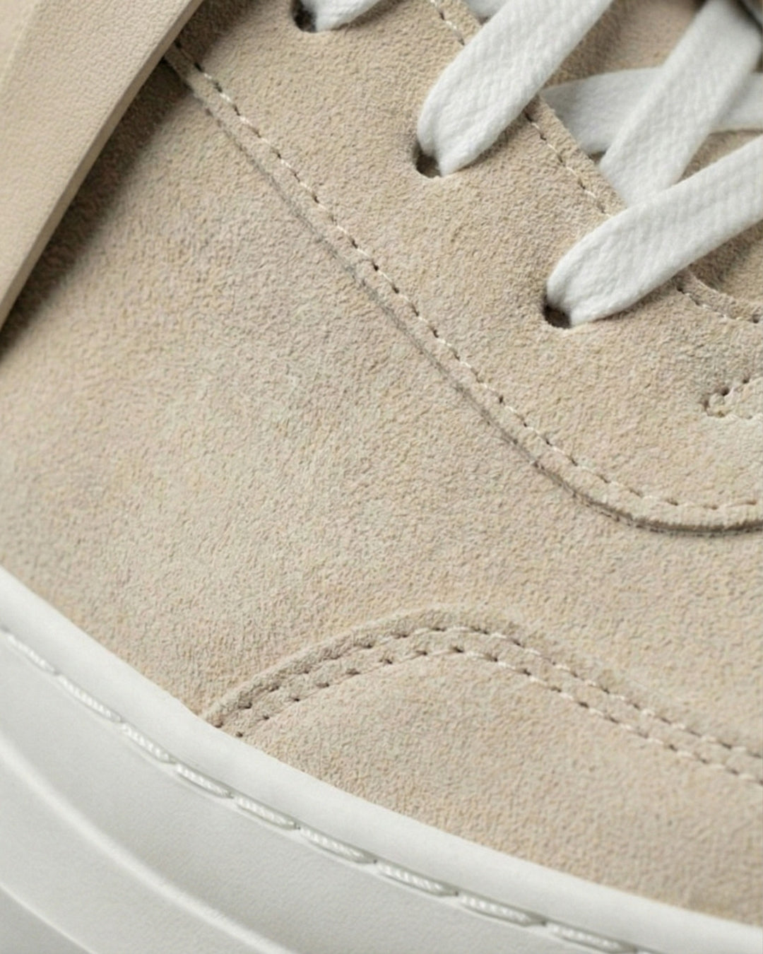 EVI G025 Beige Dune – sneaker de luxe en cuir velours beige Made in France, ton sur ton - Focus matières