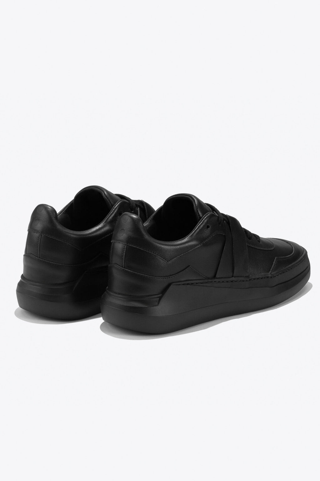 Sneakers artisanales made in france EVI G0 Onyx en cuir lisse noir