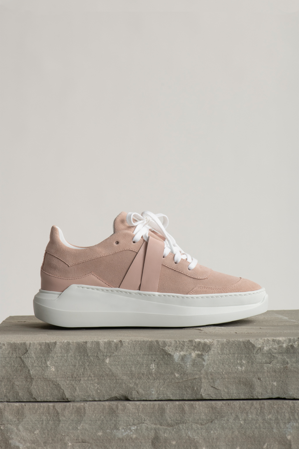 EVI G025 Rose Quartz – sneaker de luxe en cuir velours rose Made in France, ton sur ton