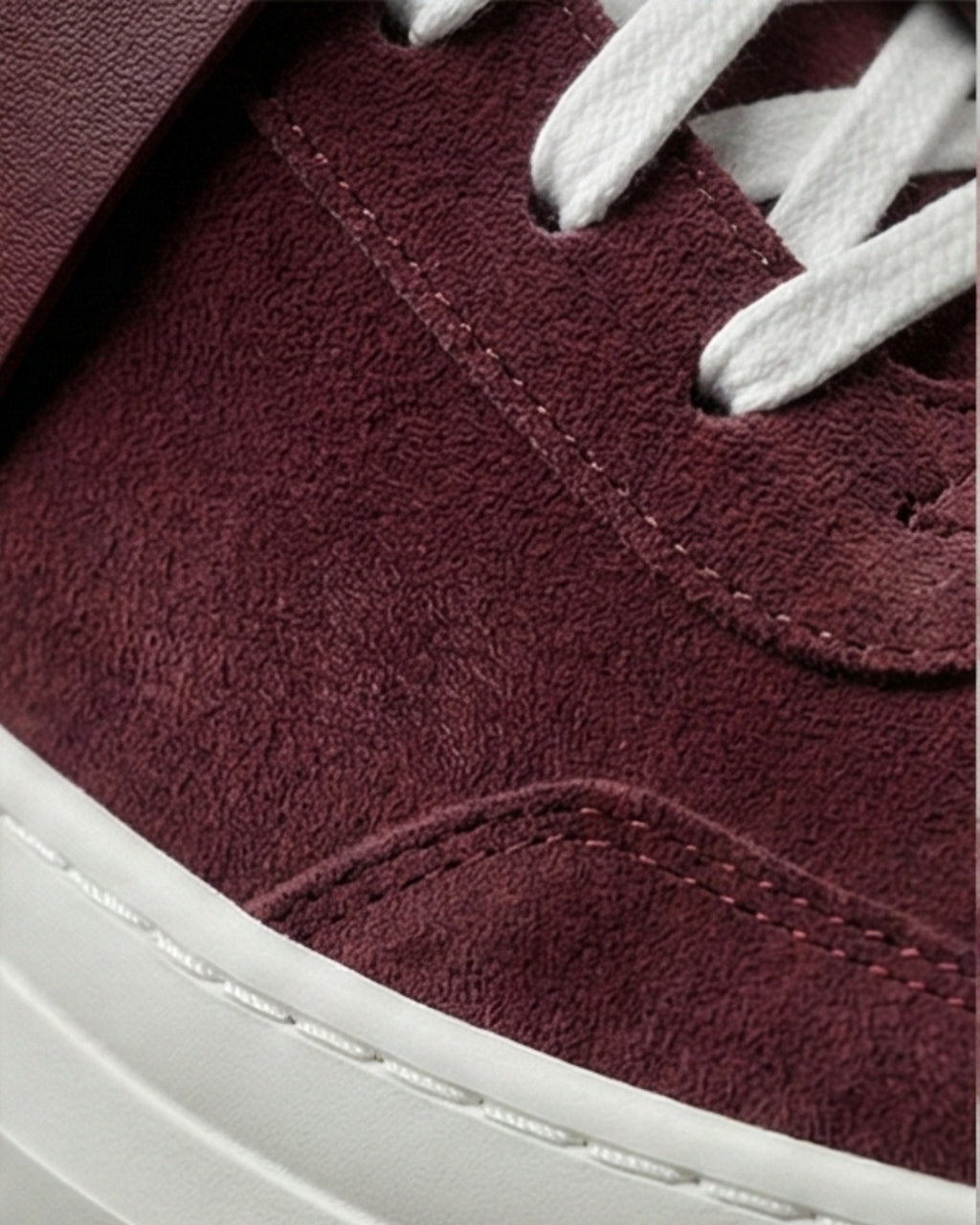 EVI G025 Lie de Vin – sneaker de luxe en cuir velours bordeaux Made in France, ton sur ton- Focus matières