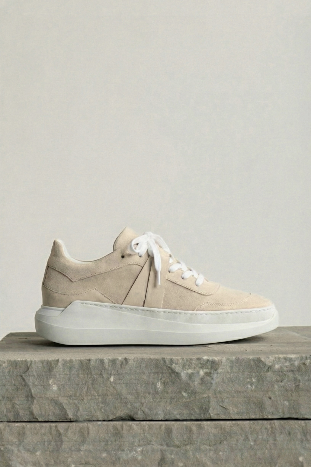 EVI G025 Beige Dune – sneaker de luxe en cuir velours beige Made in France, ton sur ton