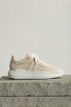 EVI G025 Beige Dune – sneaker de luxe en cuir velours beige Made in France, ton sur ton