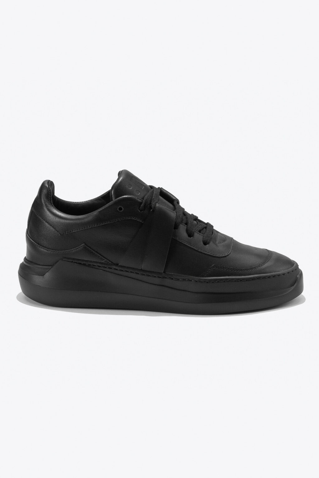 Sneakers artisanales made in france EVI G0 Onyx en cuir lisse noir
